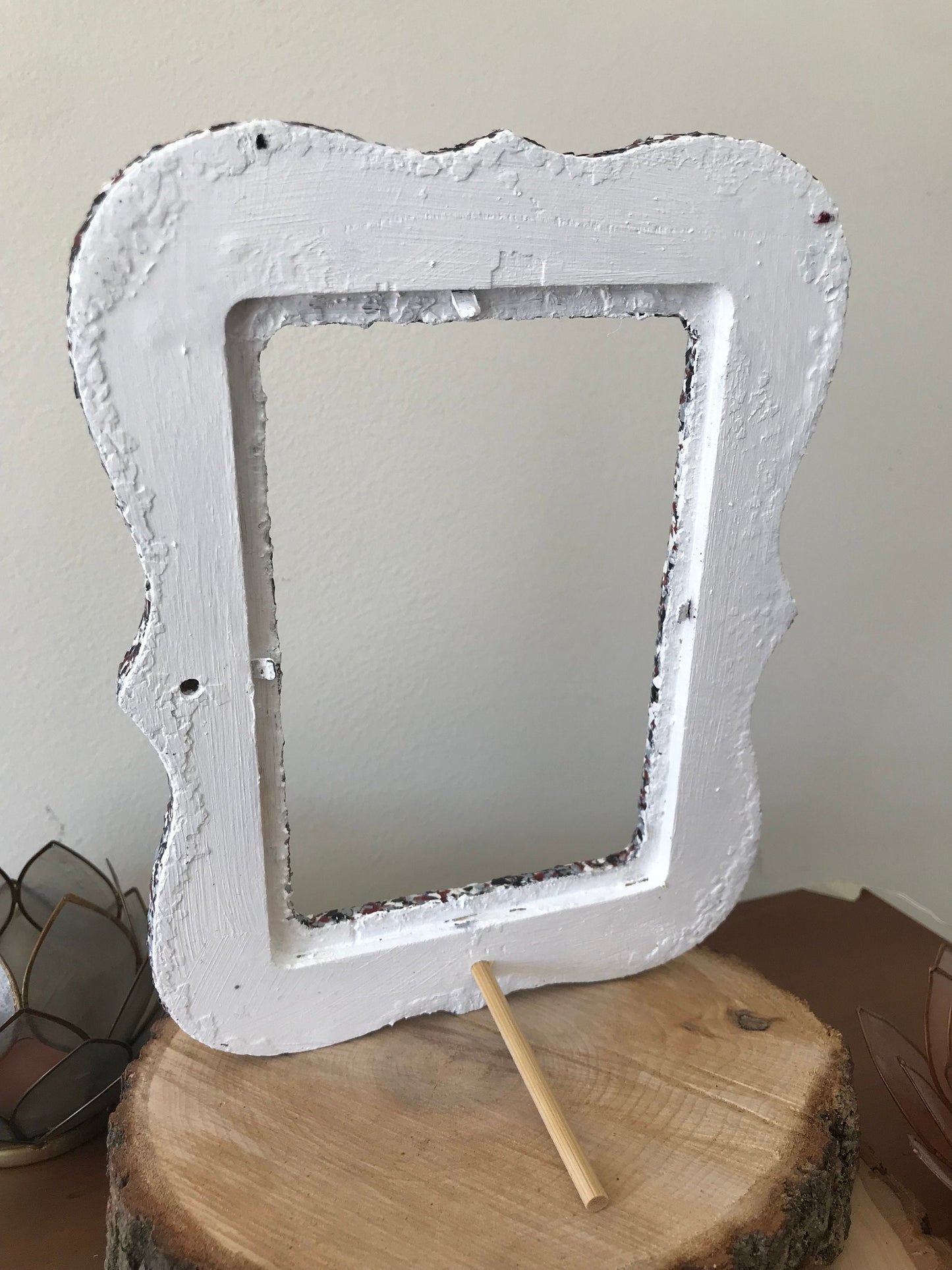 Wooden Curved Picture Frame with "Lighthouse" Color Flake Texture